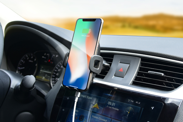 Suport telefon auto smart cu incarcare wireless fast charge si fixare in grila de ventilatie - imagine 5