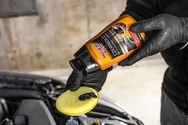 Solutie restaurare trimuri si plastice exterioare neagra efect mat MOJE AUTO 250ml - imagine 2